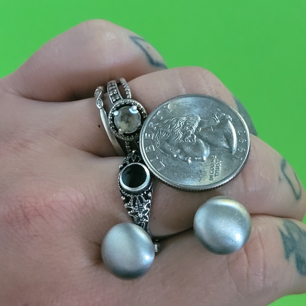 Vintage silver round stud earrings retro minimalist y3k metallic shiny 60s mod